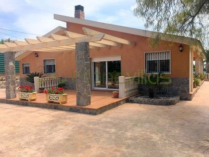 Chalet independiente en Novelda